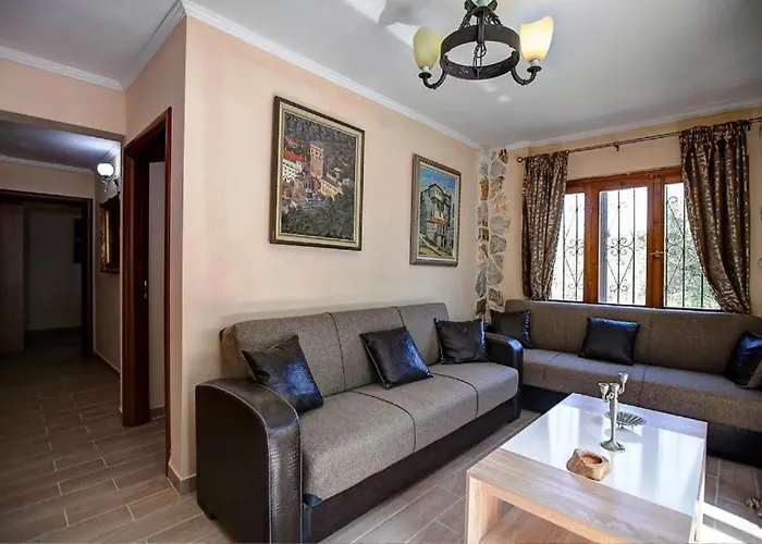 Royal With Sea View Villa *