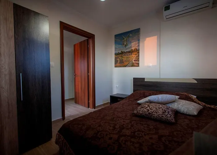 Royal With Sea View Villa *