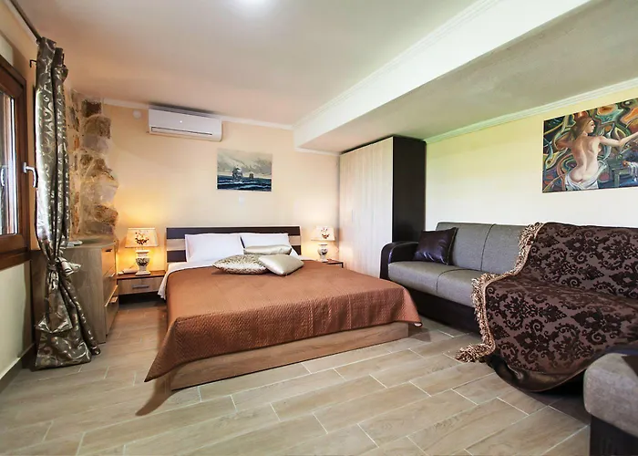 Royal With Sea View Villa *