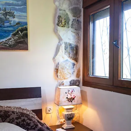 Villa Laskari Sea View *
