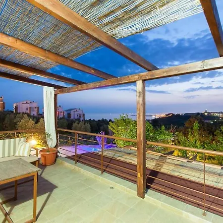 Royal With Sea View *